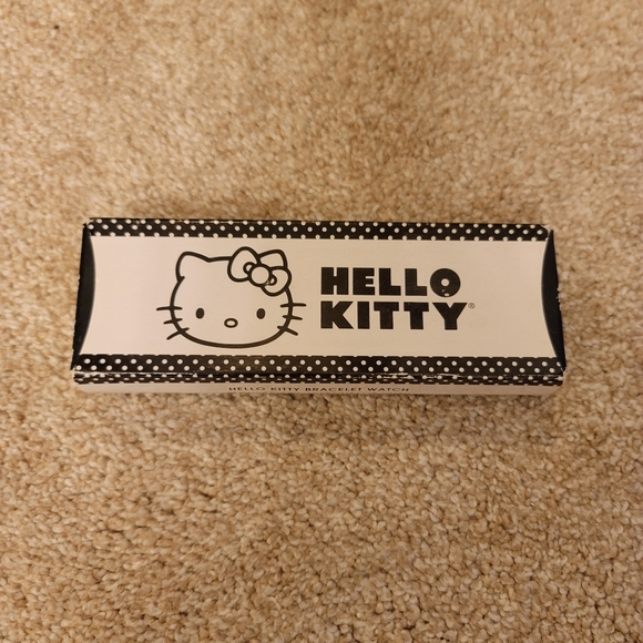 Brand New 2014 Hello Kitty Bedazzled Bracelet Watch - Picture 5 of 5